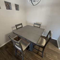 Dining Room Table 
