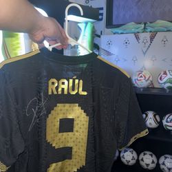 MEXICO RAUL JIMENEZ AUTOGRAPHED JERSEY - SIZE L