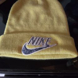 Nike SUPREME Beanie