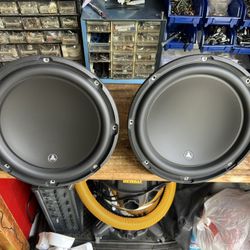 2 12s JL AUDIO W3 Subwoofers 