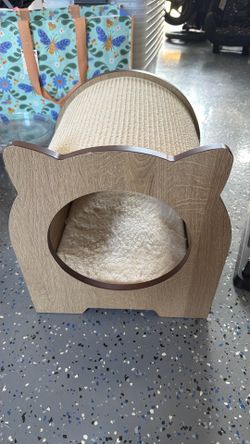 New cat bed/scratch post