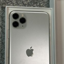 iPhone 11 PRO MAX 256GB  UNLOCKED Like New 