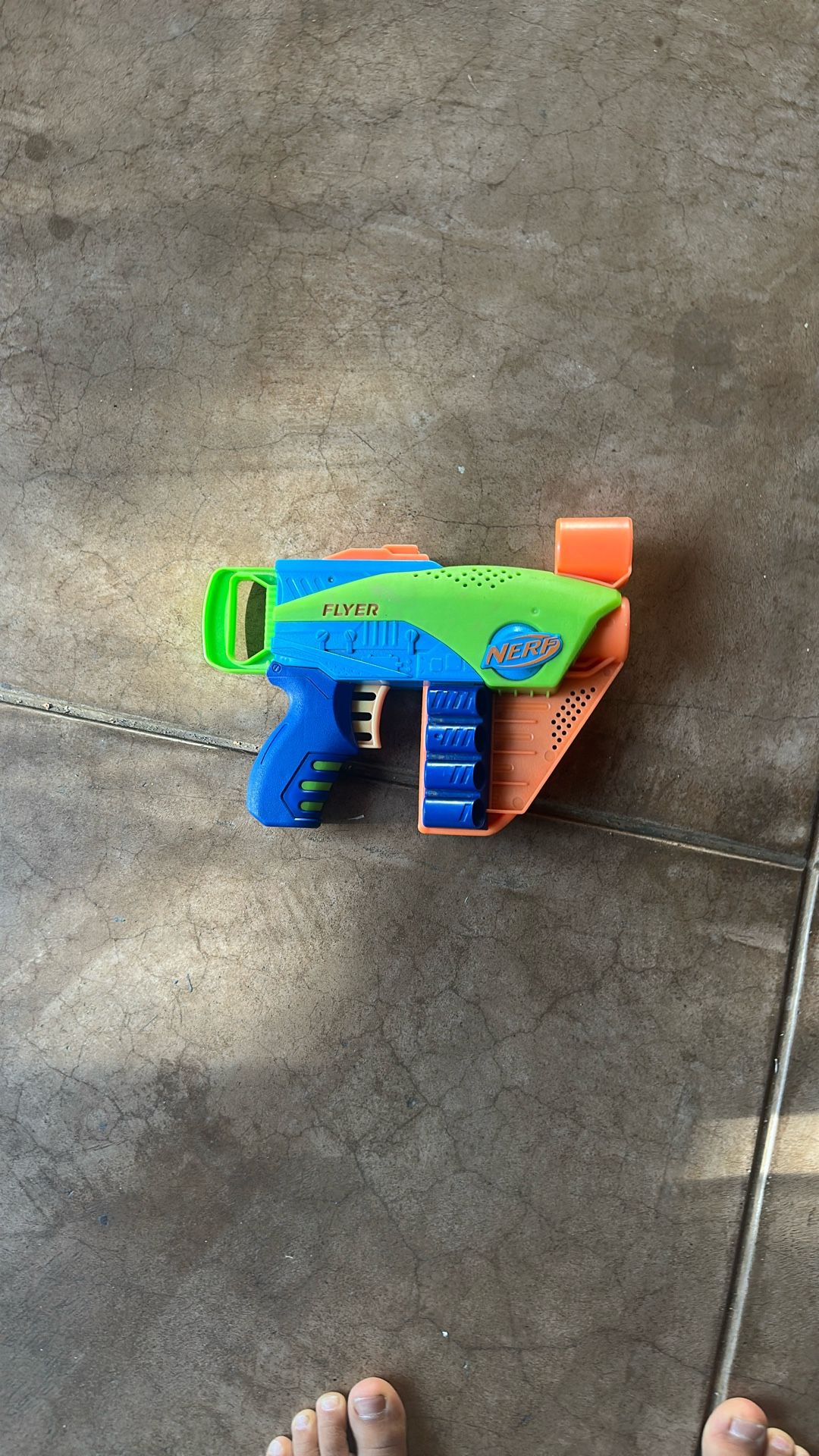 This Nerf Gun Shoots 80 Ft Holds Bullets
