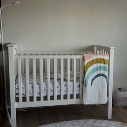Pottery Barn Crib/Toddler Conversion/ & Newton Mattress 