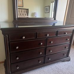 9 Drawer Dresser