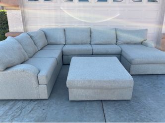 Sectional Couch-Free Delivery