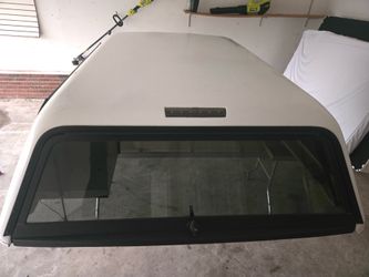 Camper Shell- Toyota Tacoma 6ft bed