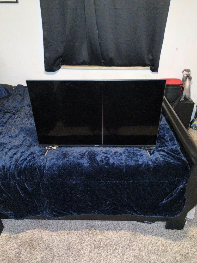 Hisense 40" Class FHD (1080P) Roku Smart LED TV 