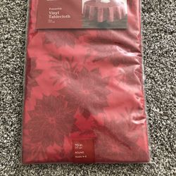 Winter Wonderland Red Poinsettia Tablecloth - 70” Round, NEW