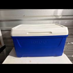 Igloo hard-sided chest cooler