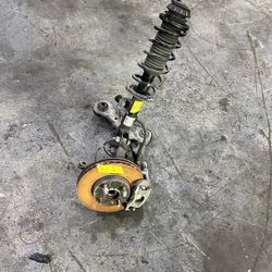 (471) 18-24 Nissan Kicks Right Front Knee Assembly Suspension 2018 2019 2020 2021 202 2023 2024