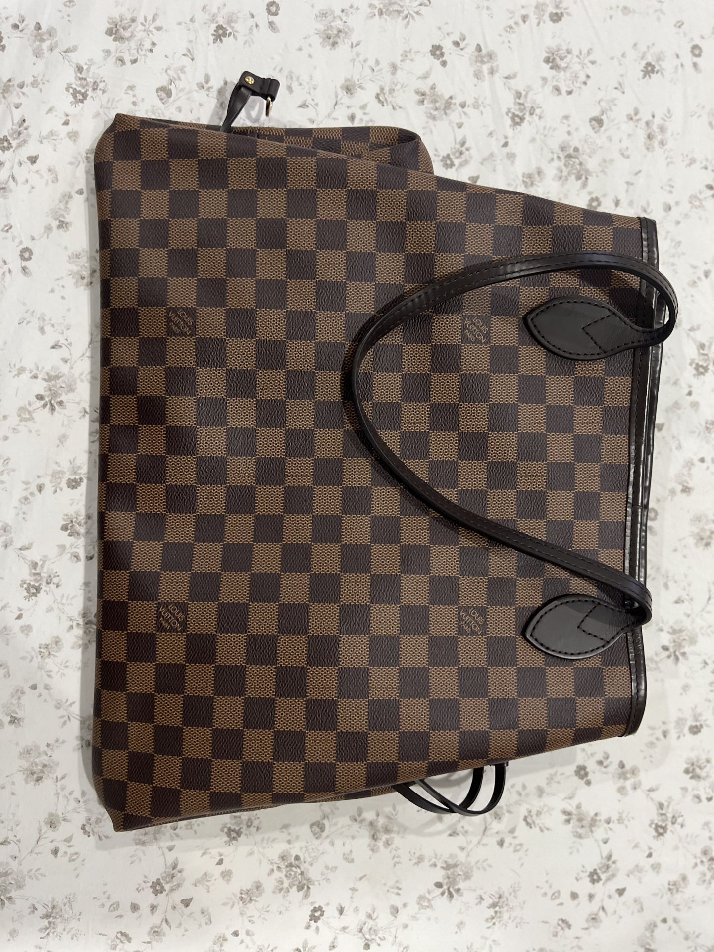 Neverfull MM World Tour Bag. New. for Sale in Independence, OH - OfferUp