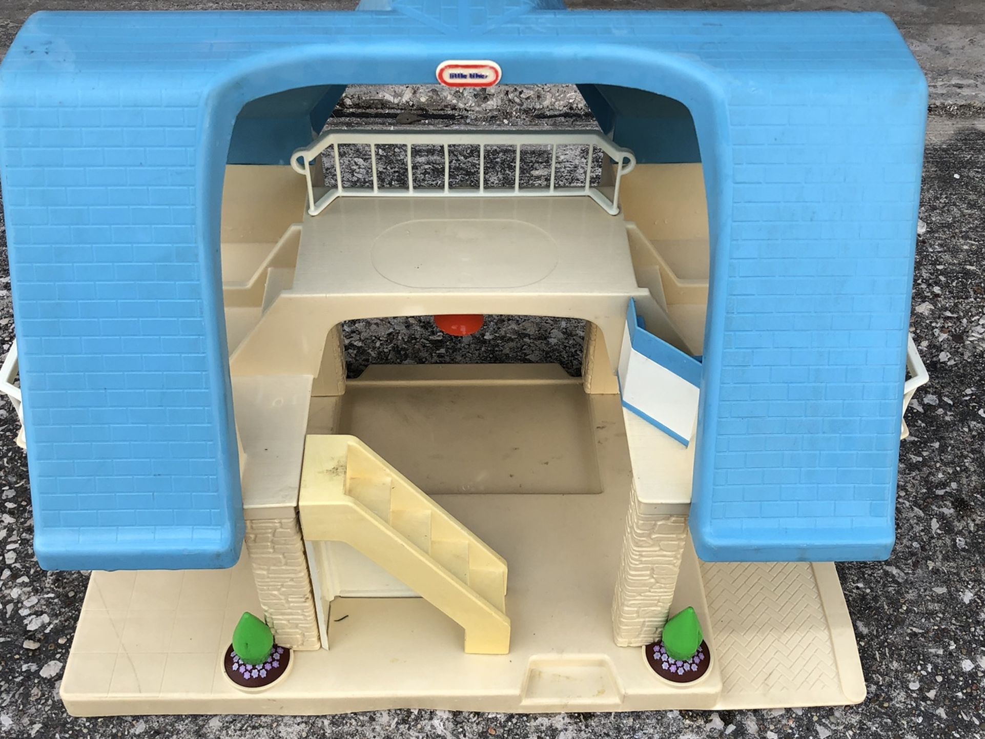 Little Tikes Doll House