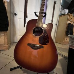 Acoustic Guitar 