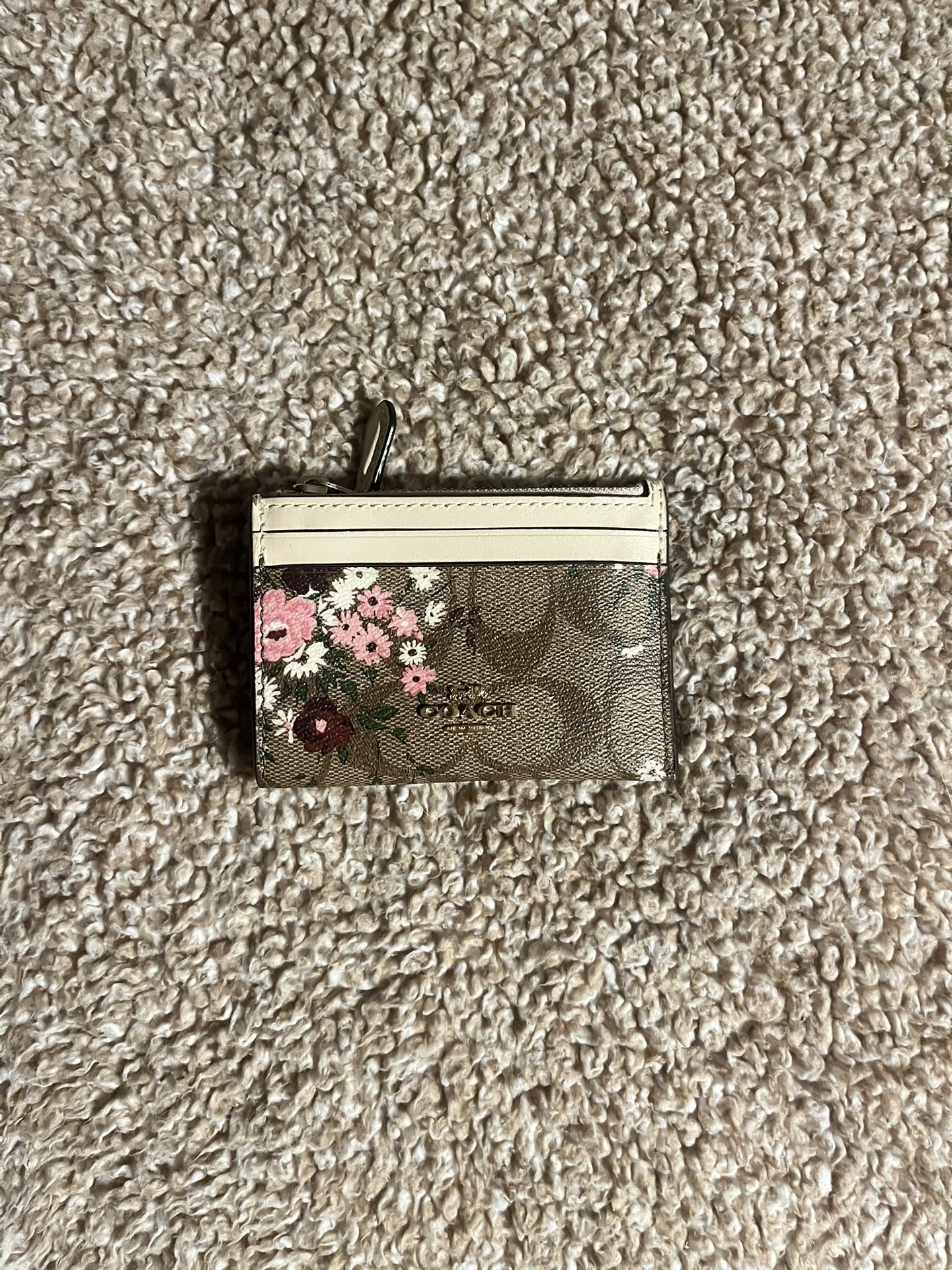 Coach Cardholder With Design.