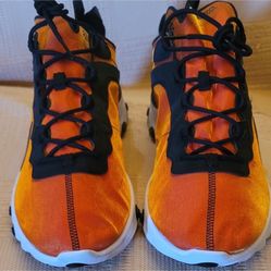 NIKE BASKETBALL SHOES