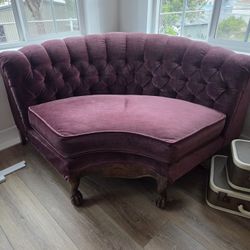 Couch Antique 1/4 Round Couch