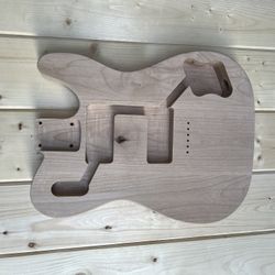 Telecaster Deluxe Body 3-piece Alder/ Fender Stratocaster 5/8” x 2 3/16” x 3” Style/  Weight: 4.8 Lbs 