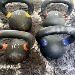 Set Of 4 Kettlebells
