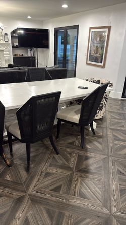 RH Dining Table