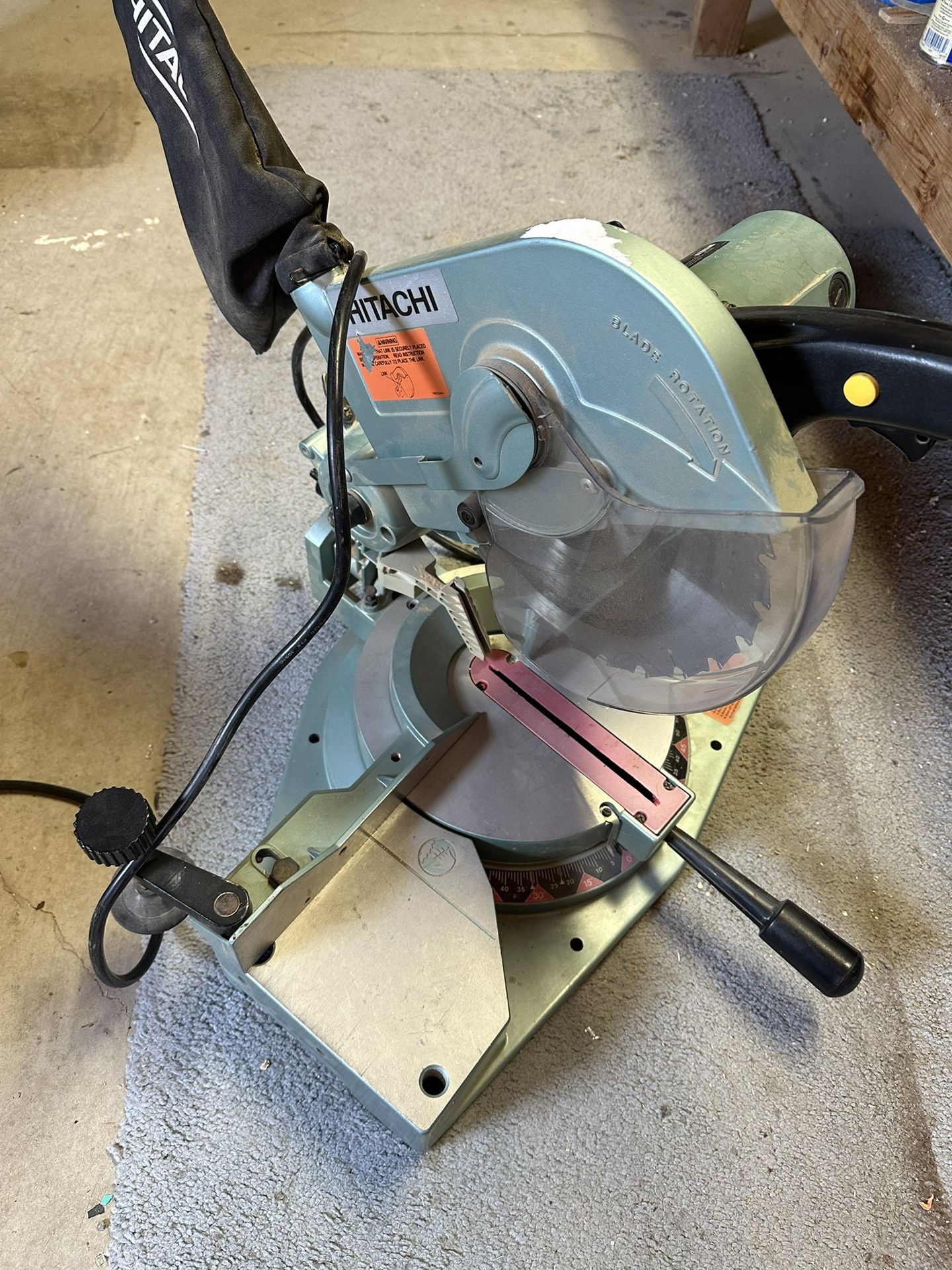 HITACHI COMPOUND 10 INCH MITER SAW