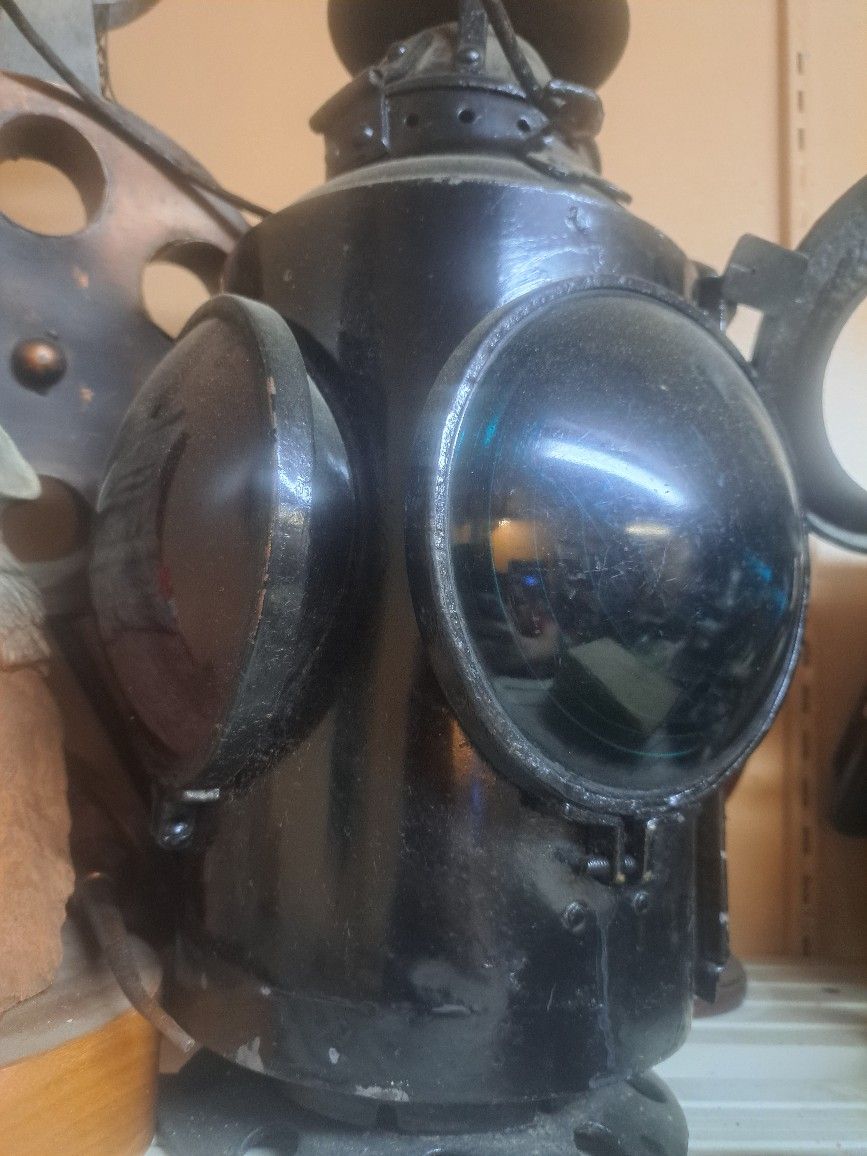 vintage railroad signal lantern 1927