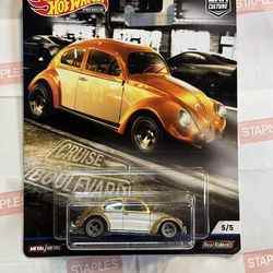 Hot Wheels Volkswagen Classic Bug White Gold 1:64 Diecast Cruise Boulevard