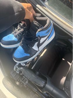 Jordan 1s University size 7