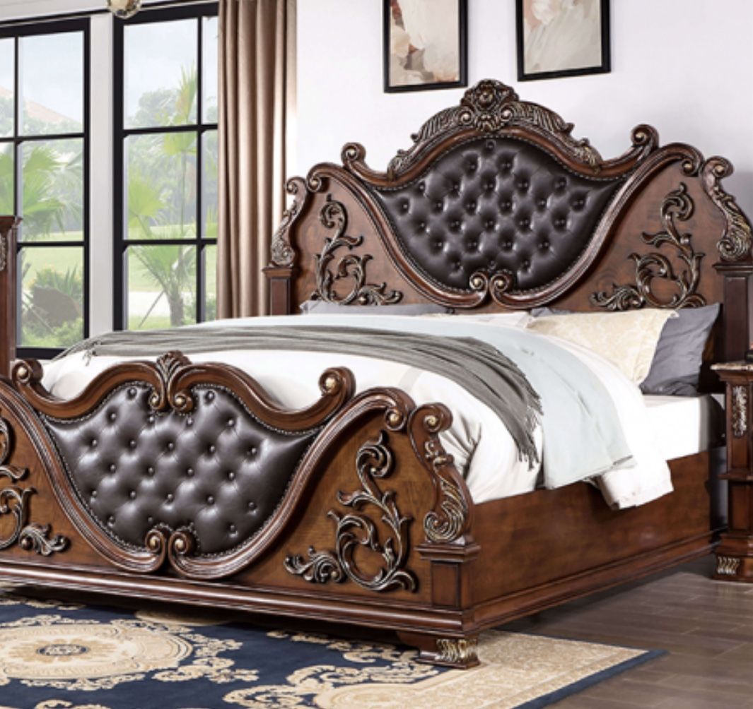 4pc Traditional Style Bedroom Furniture Set - Queen Bed Dresser Mirror Nightstand