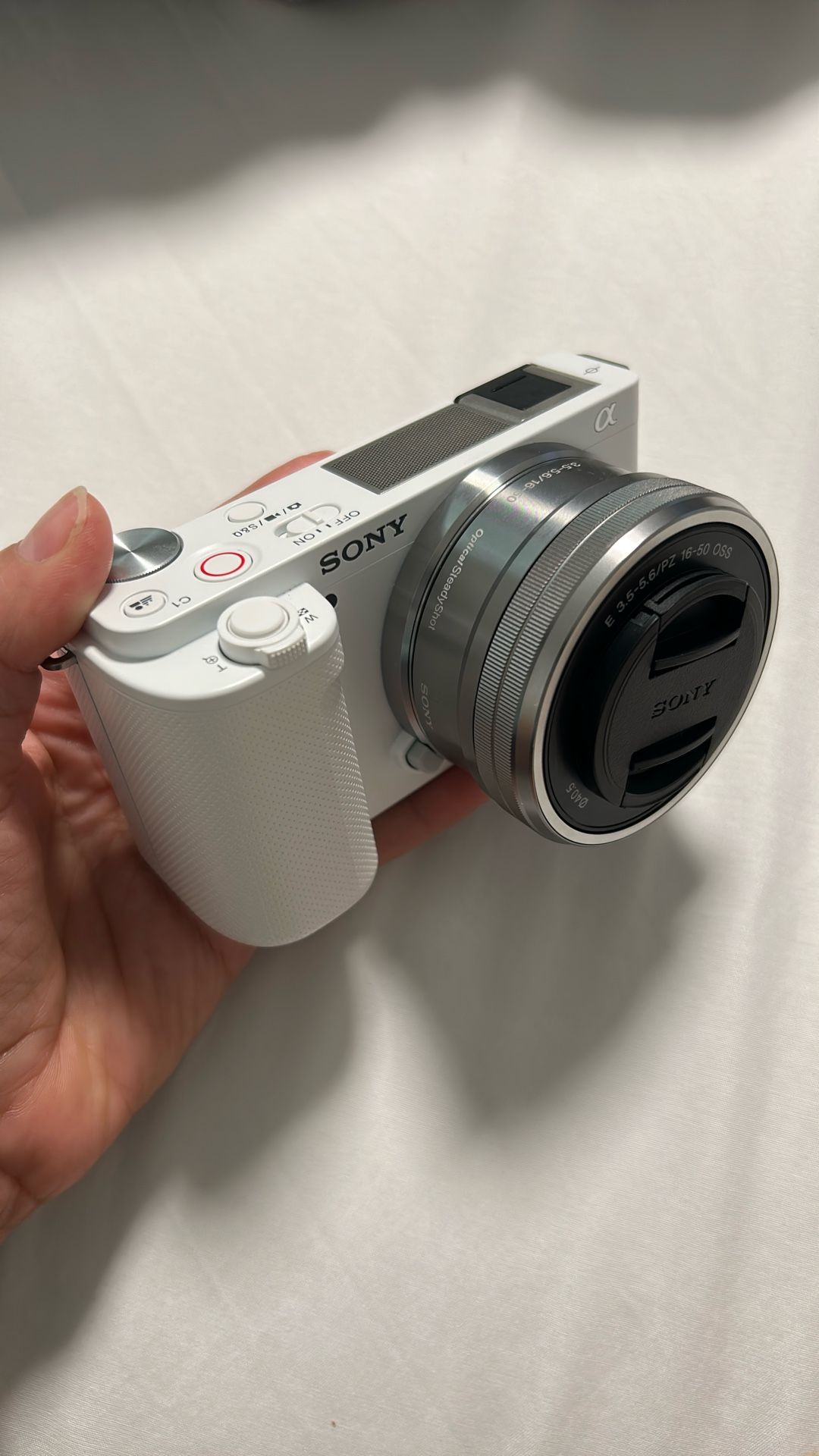 Sony ZV E10 Camera With 15-55mm lens In White