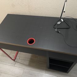 IKEA Desk And  Free Lamp Desk (HARTE AND MICKE) 