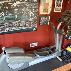 Life Fitness Elliptical 