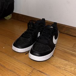 Women’s size Nike shoes Size 4.5 Y