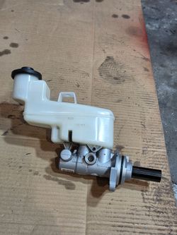 2012 TOYOTA CAMRY SE OEM BRAKE MASTER CYLINDER + RESERVOIR