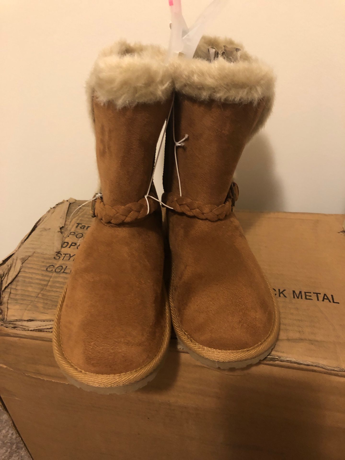 Brand new girls boots size 2