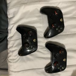 Xbox One Controllers 