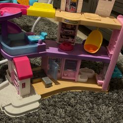 Barbie Doll House 