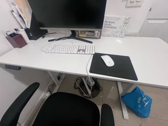 Standing desk