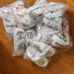 Robe 35 $ Slipper 15$ Both 45$ 