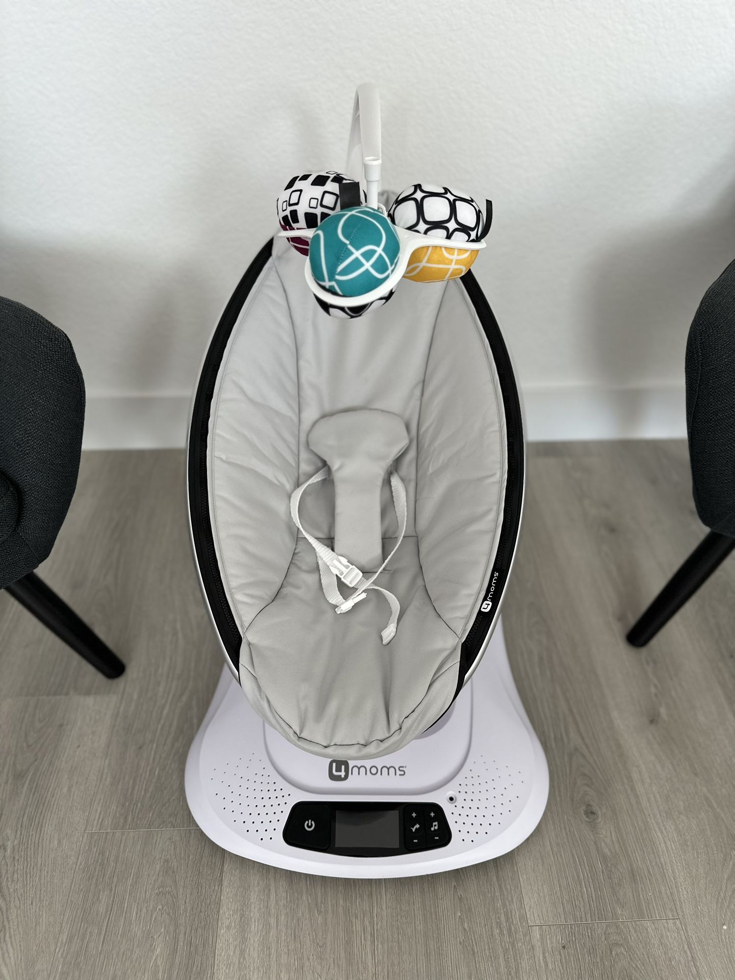 4 moms MamaRoo4 Multi-Motion Baby Swing