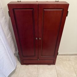 Dartboard & Cabinet 