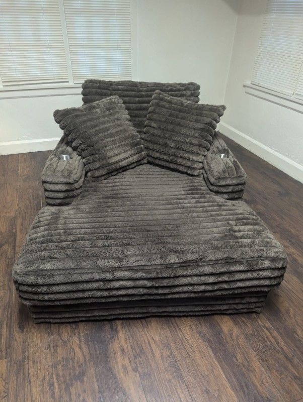 Large Chaise 