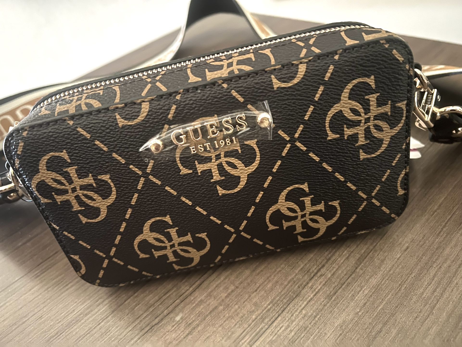 NEW GUESS Cross Body Hang Bag