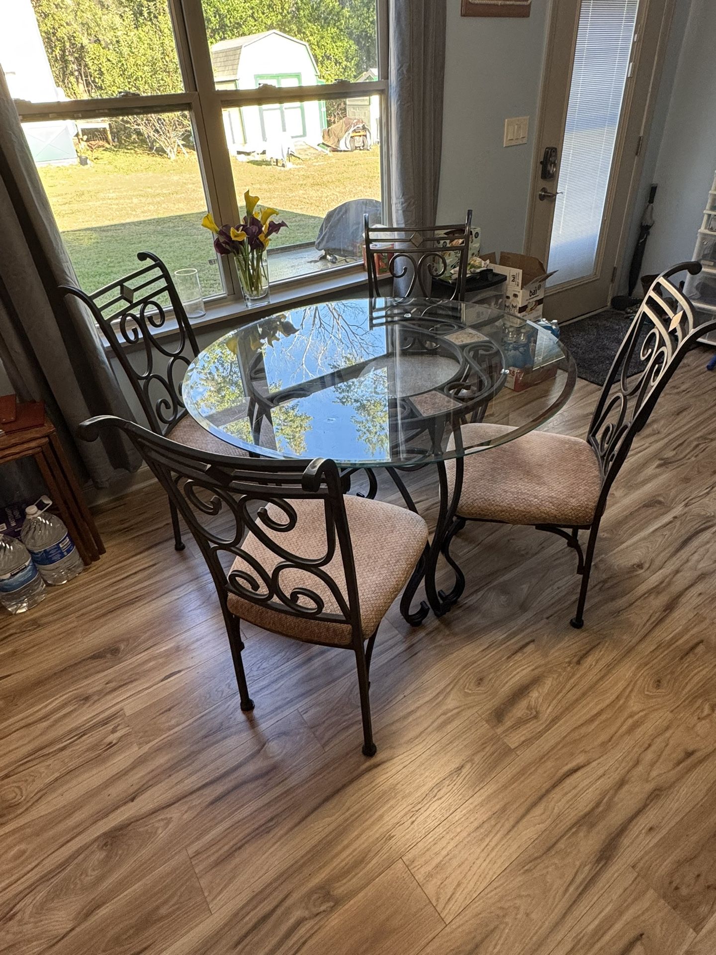Glass Top Indoor/outdoor Table W/4 Chairs
