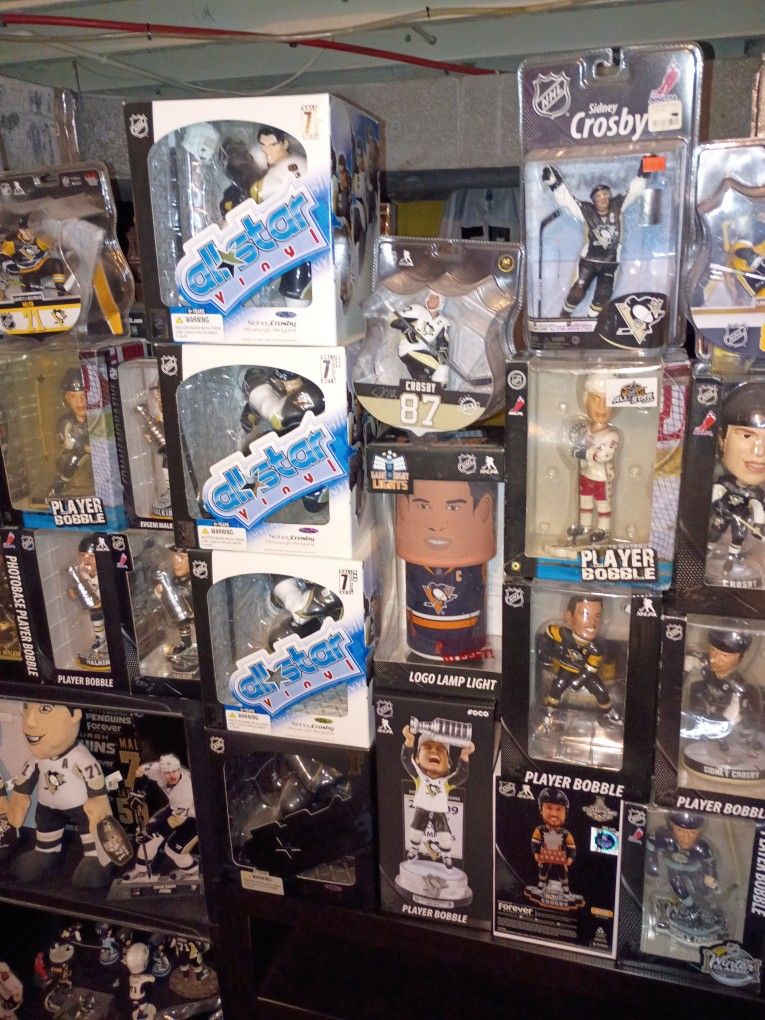 Pirates Bobbleheads And Figures