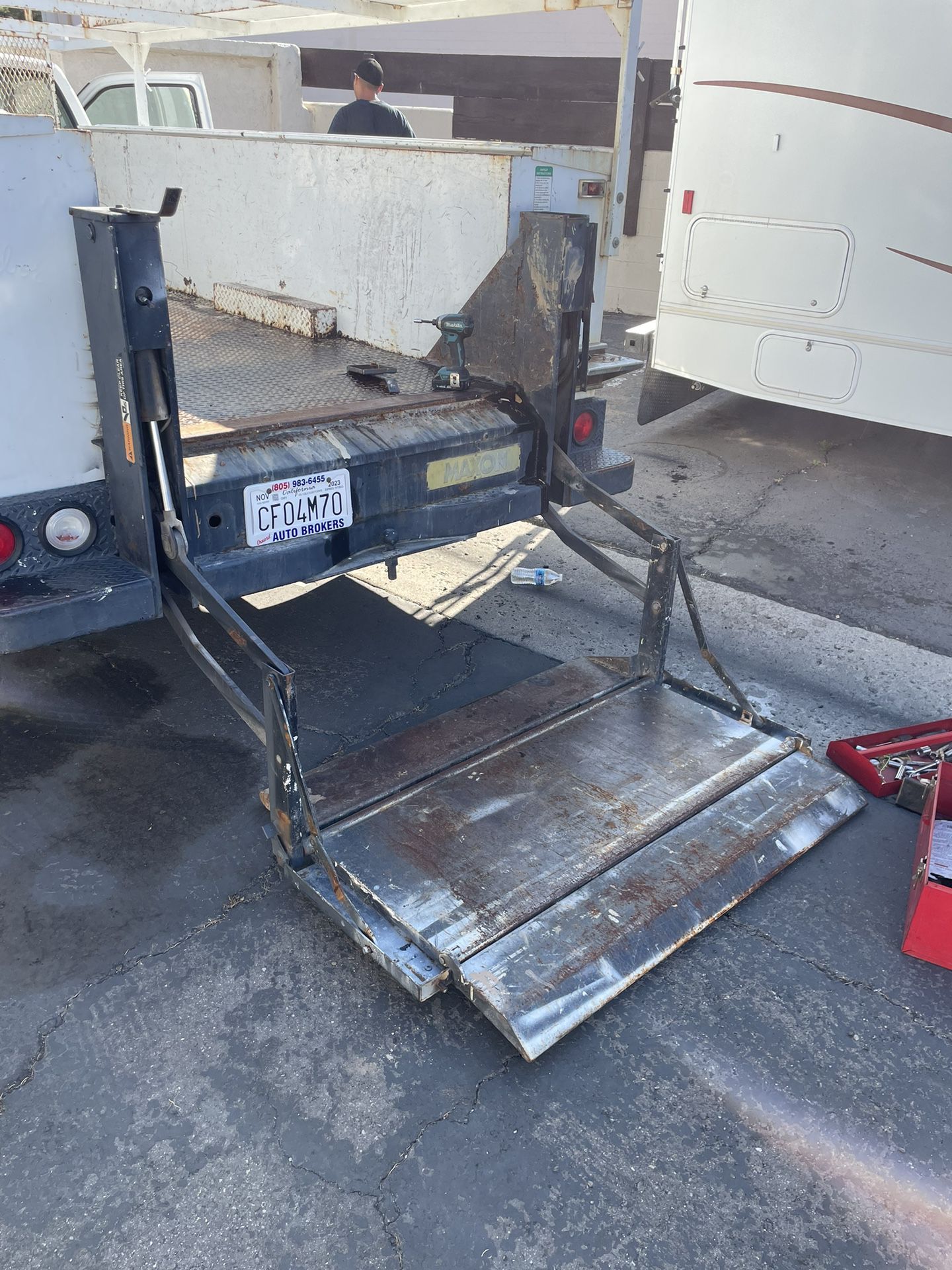 Back Tail Gate Elevating Machine