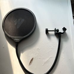 🎙️ For Sale: Attachable Pop Filter – Perfect for Streaming or podcasts! 