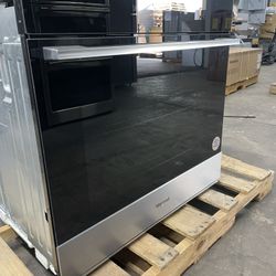 Whirlpool 30 Inch Single Electric Wall Oven with Convection - NEW