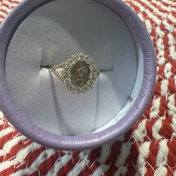 14 Karat Gold Virgin Mary Ring Size 7