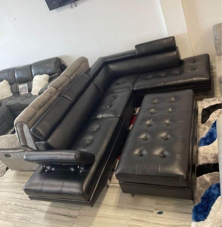 ANTARES BLACK MODERN SECTIONAL